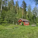 Cozy Off-grid - No Power, No Running Water 度假居 *