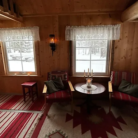 Cozy Off-grid - No Power, No Running Water *